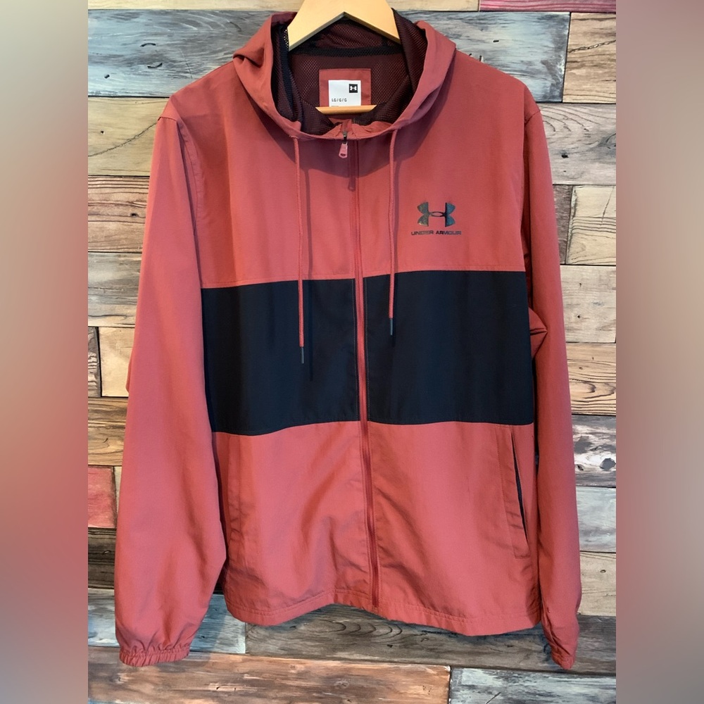 Under Armour Men’s Windbreaker.